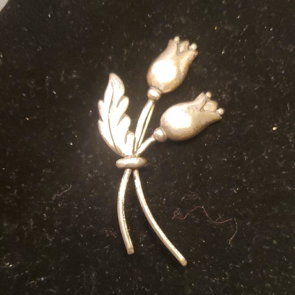 Elegant Vintage Coro Silver Floral Brooch